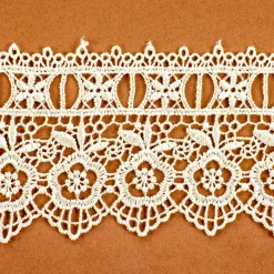 Giesse Scampoli Pizzi>PIZZO MACRAME CON PASSANASTRO